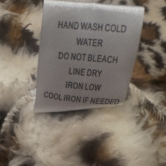 HYFVE Leopard Sherpa Pullover Size Large Hoodie Cream Brown Kangaroo Pocket - Picture 10 of 13